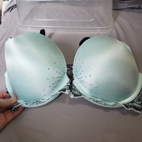 Bras - Picture 7 of 11